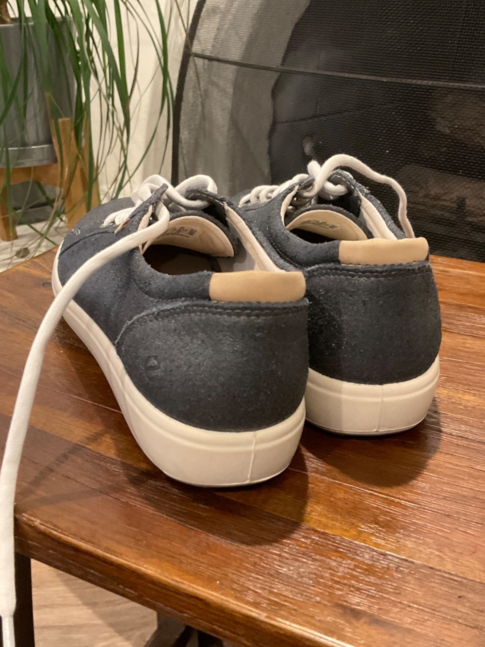 Ecco Soft 7 Sneaker Silver Heavy Suede Size EU40 / US 9-9.5 - Picture 3 of 8